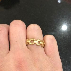 Gold Ring with Chain Design, Costume Jewelry